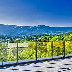 https://apartamenty-z-basenem-royal-aparts-zoty-horyzont-vip.szklarskaporebahotels.net